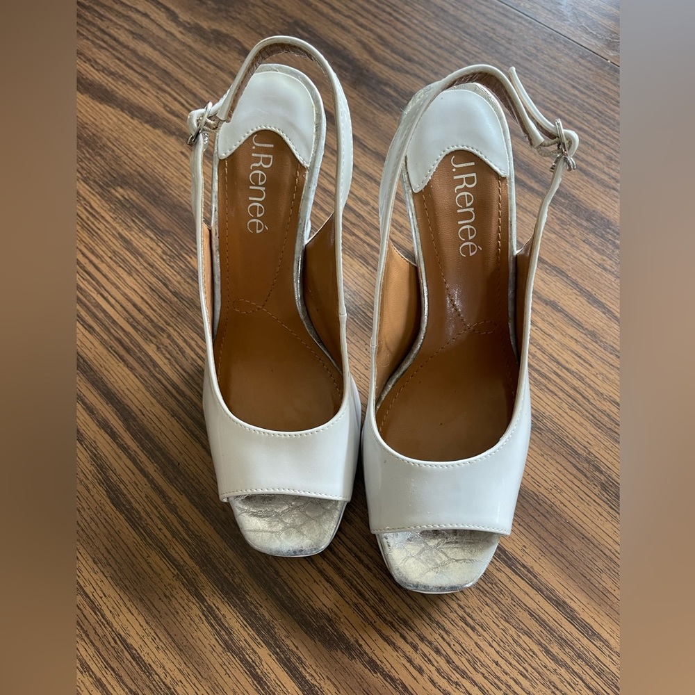 NWOT cute white heels